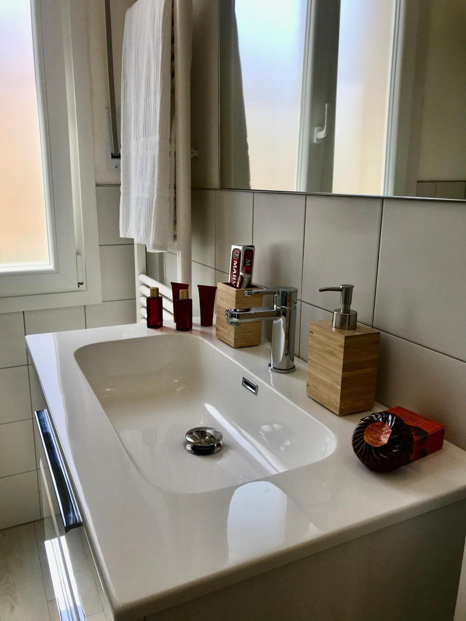 Suite Locchi. Vicino Tramvia/Careggi/Meyer Florencia Exterior foto